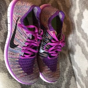 Nike women’s knit free run natural shoes size 7.5